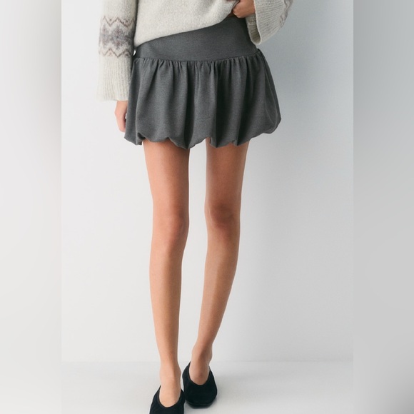 Wilfred | Aritzia Ponteflex Isla bubble Skirt charcoal gray stretch waist small - Picture 2 of 9